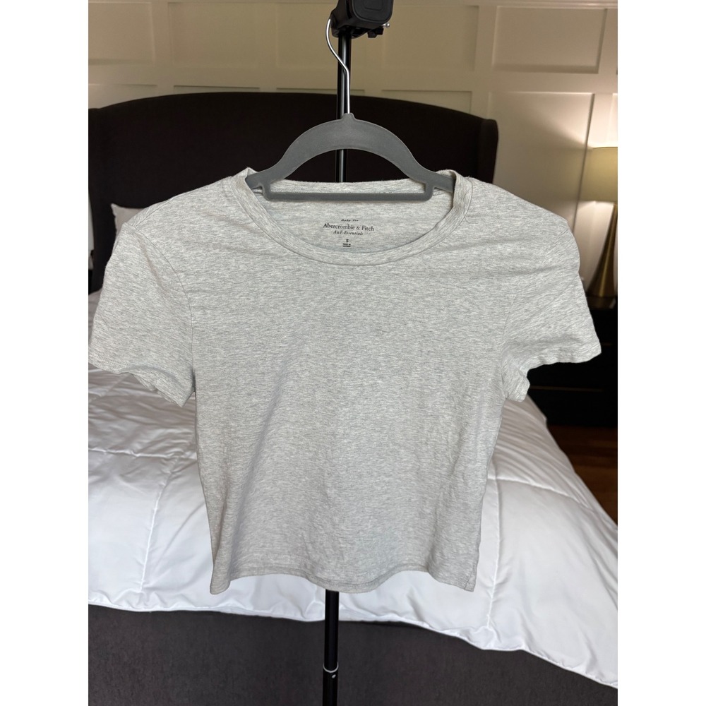 Abercrombie & Fitch A&F Essentials Baby Tee Heather Gray Short Sleeve Crop Top S